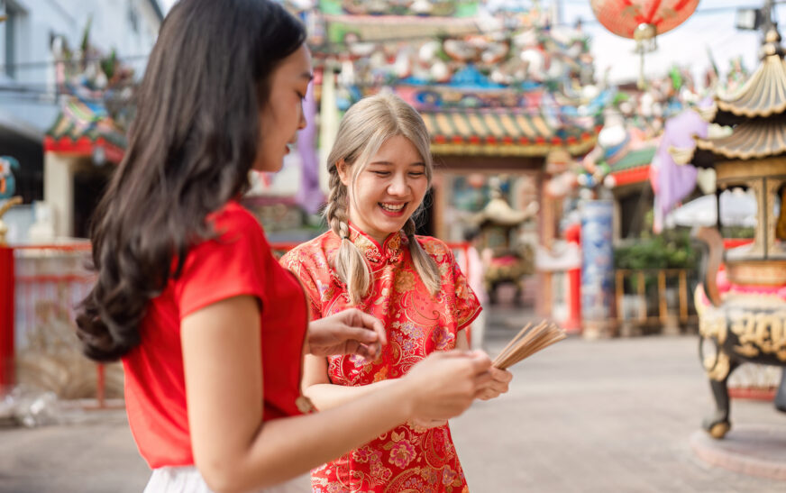 How to Respect Traditions While Traveling Abroad