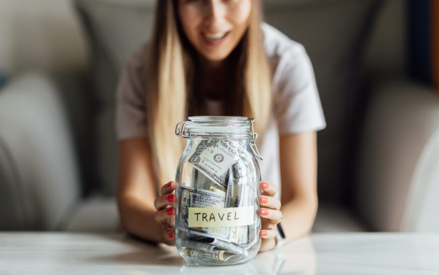 How to Save Money While Traveling