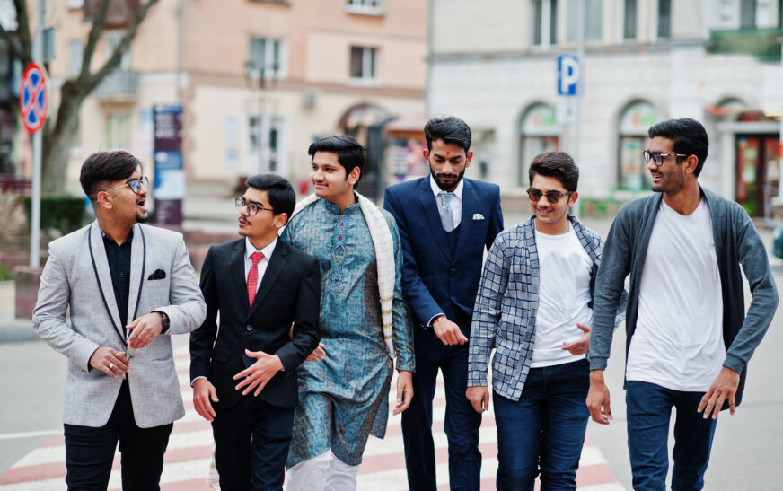 How to Respect Dress Codes in Different Cultures