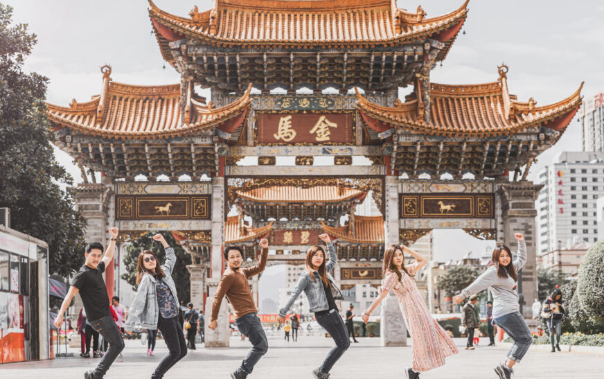 How to Practice Cultural Etiquette in Public