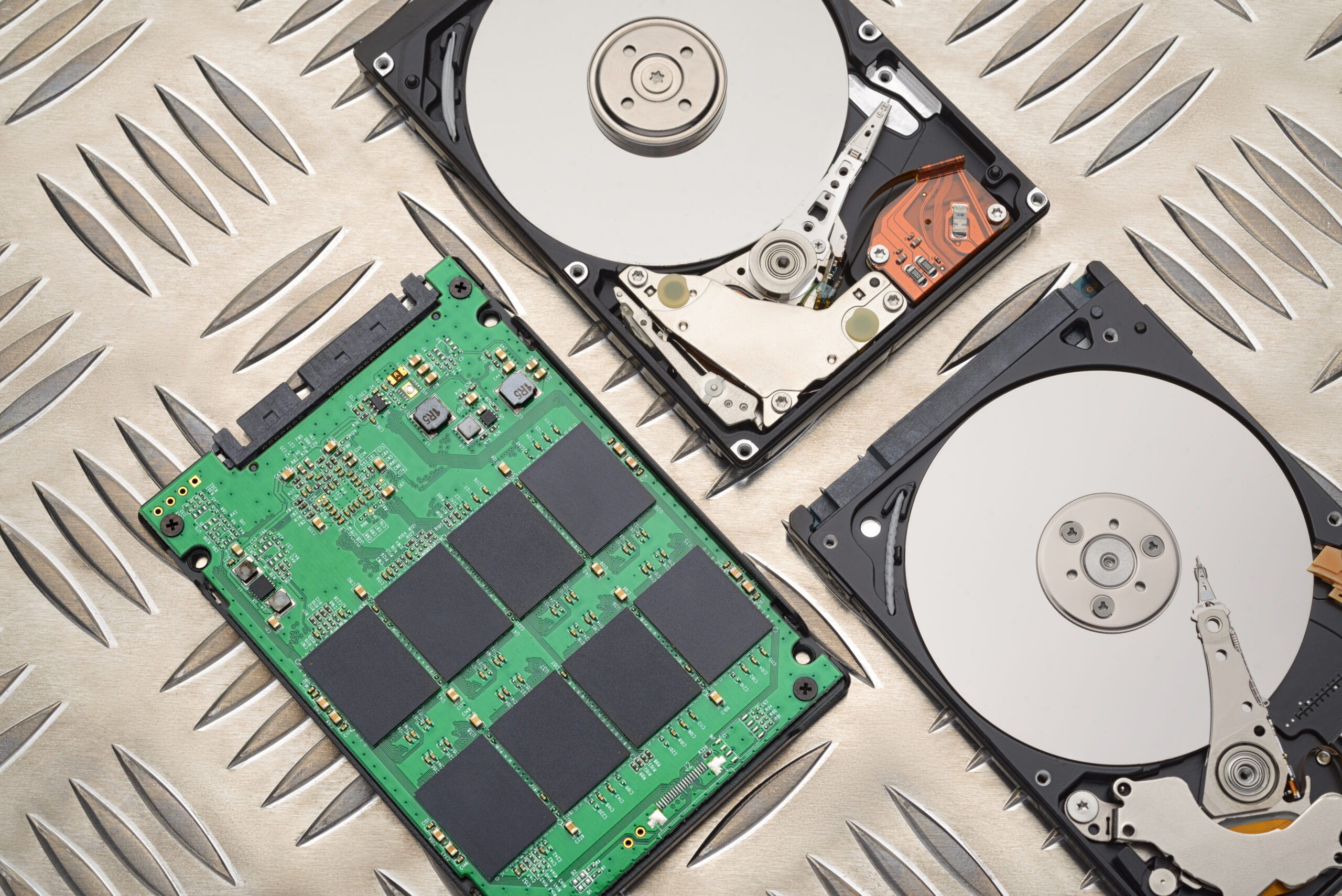 How to Choose Between SSD and HDD Storage