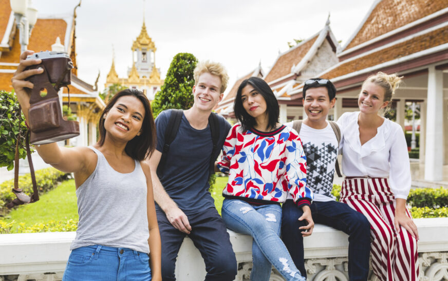 How to Learn Cultural Etiquette for International Travel