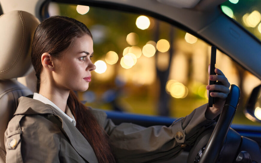 Tips to Stay Safe While Driving at Night