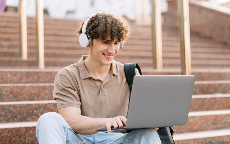 How to Choose the Best Laptop for Students